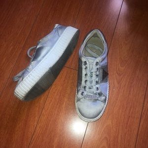 Skater girl guess sneakers